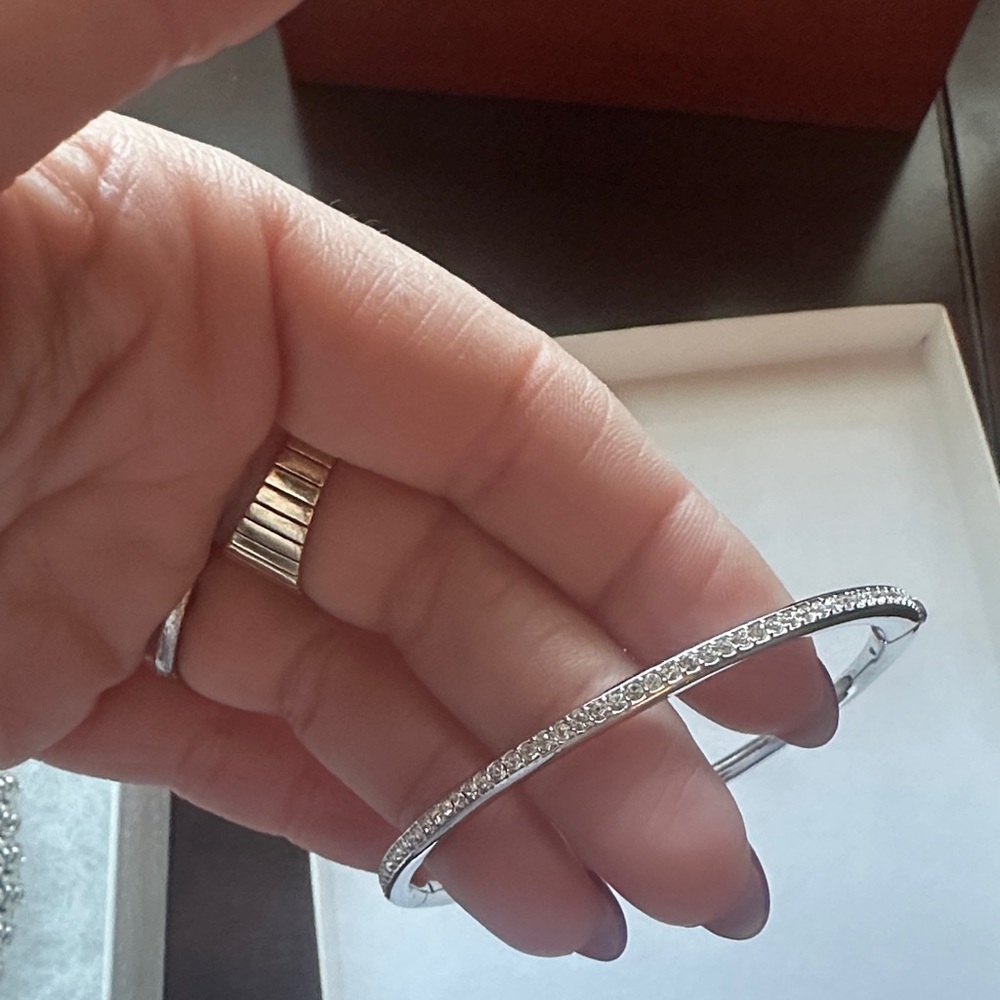 Elegant Silver Bracelet with Crystals